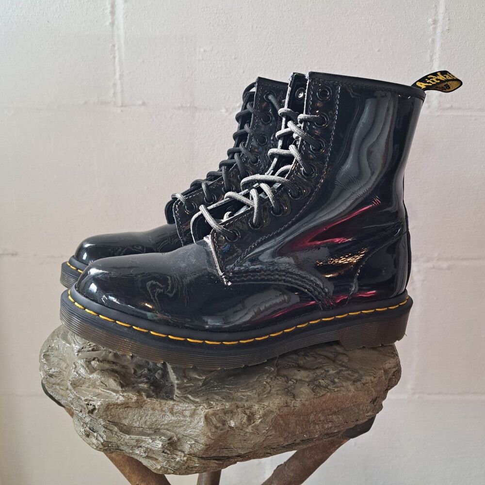 Dr Martens Womens Boots Womens Size 8 Black Patent Leather Lace Up Combat 11821